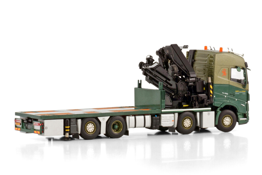 Albert van de Scheur BV; VOLVO FH5 GLOBETROTTER 8X2 TAG AXLE RIGED FLATBED TRUCK 8X2 TAG AXLE WITH FASSI 1300 + JIB