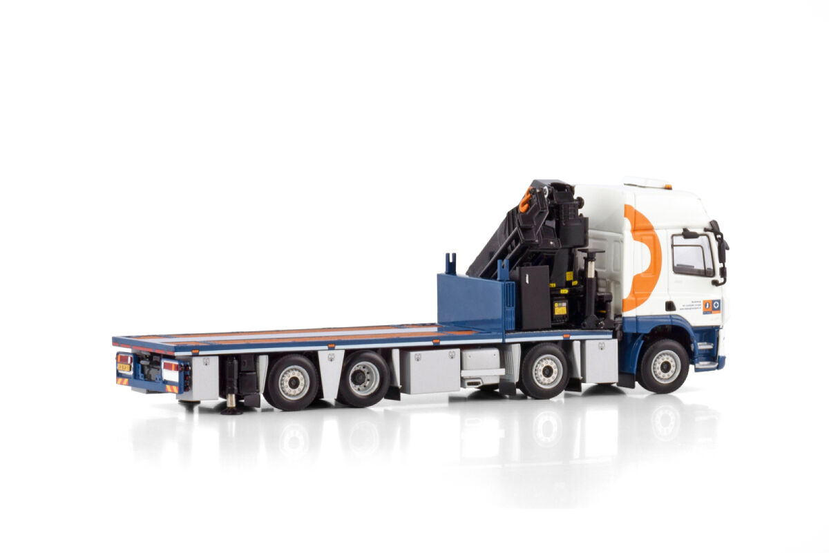 De Jong; DAF CF SPACE CAB MY2017 RIGED FLAT BED TRUCK WITH PALFINGER PK 65002 SH + JIB 8X2 TAG AXLE