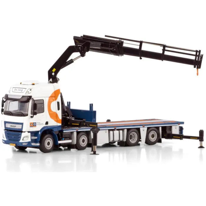 De Jong; DAF CF SPACE CAB MY2017 RIGED FLAT BED TRUCK WITH PALFINGER PK 65002 SH + JIB 8X2 TAG AXLE