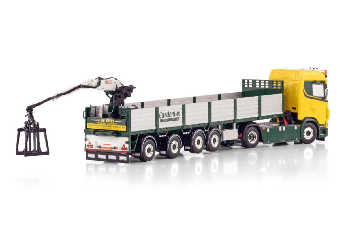 E. de Vries; SCANIA S NORMAL CS20N 4X2 BRICK TRAILER - 4 AXLE