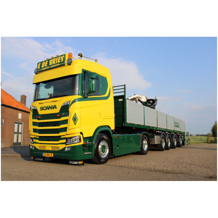 E. de Vries; SCANIA S NORMAL CS20N 4X2 BRICK TRAILER - 4 AXLE