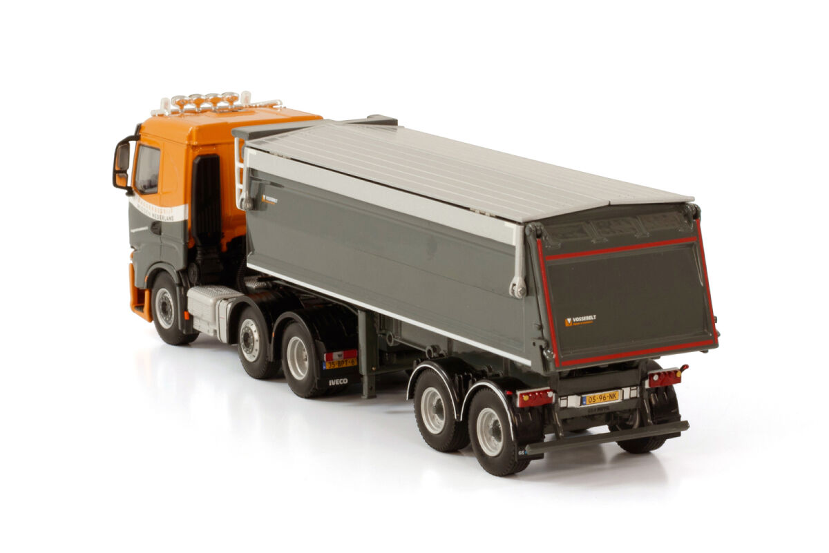 Baggerbedrijf midden Nederland's IVECO S-WAY AS LOW 6X2 Twin Steer met 2-assige Tipper Trailer