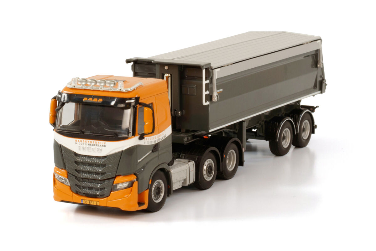 Baggerbedrijf midden Nederland's IVECO S-WAY AS LOW 6X2 Twin Steer met 2-assige Tipper Trailer