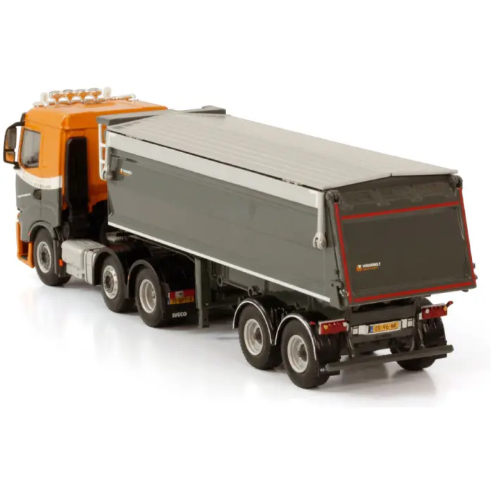 Baggerbedrijf midden Nederland's  IVECO S-WAY AS LOW 6X2 Twin Steer met 2-assige Tipper Trailer