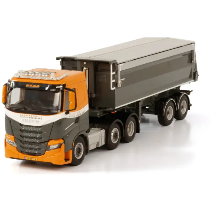 Baggerbedrijf midden Nederland's  IVECO S-WAY AS LOW 6X2 Twin Steer met 2-assige Tipper Trailer