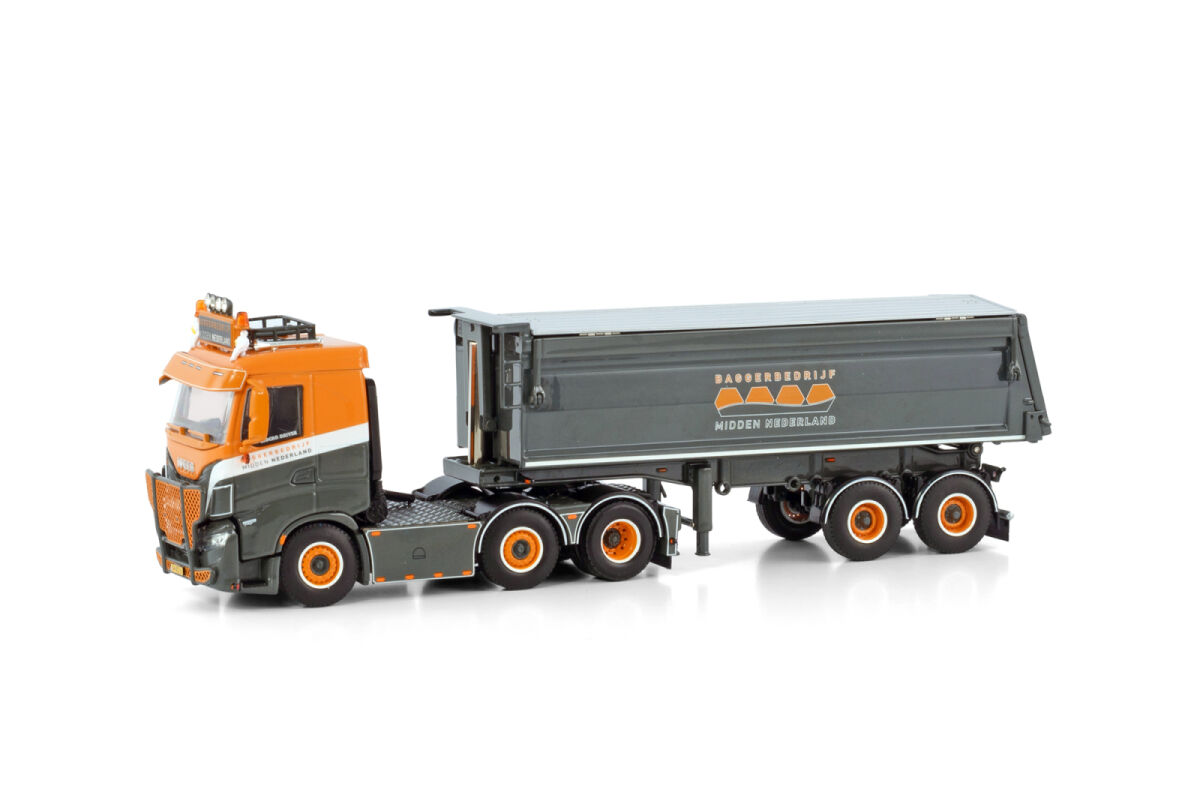 Baggerbedrijf midden Nederland's IVECO S-WAY AS LOW 6X2 Twin Steer met Half Pipe Tipper Trailer