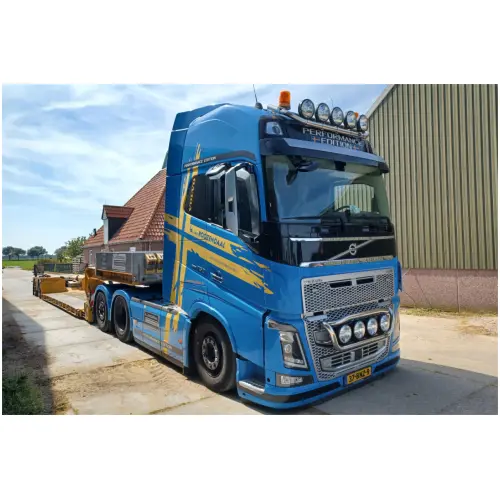 L.A. van Roozendaal; VOLVO FH4 GLOBETROTTER XL 6X2 TAG AXLE EURO PX LOW LOADER - 2 AXLE