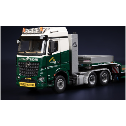 Leenaerts Born; Mercedes-Benz Arocs StreamSpace 6x4 met Nooteboom MCOS 4-assige semidieplader met oprijplaten.