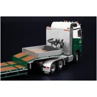 Leenaerts Born; Mercedes-Benz Arocs StreamSpace 6x4 met Nooteboom MCOS 4-assige semidieplader met oprijplaten.