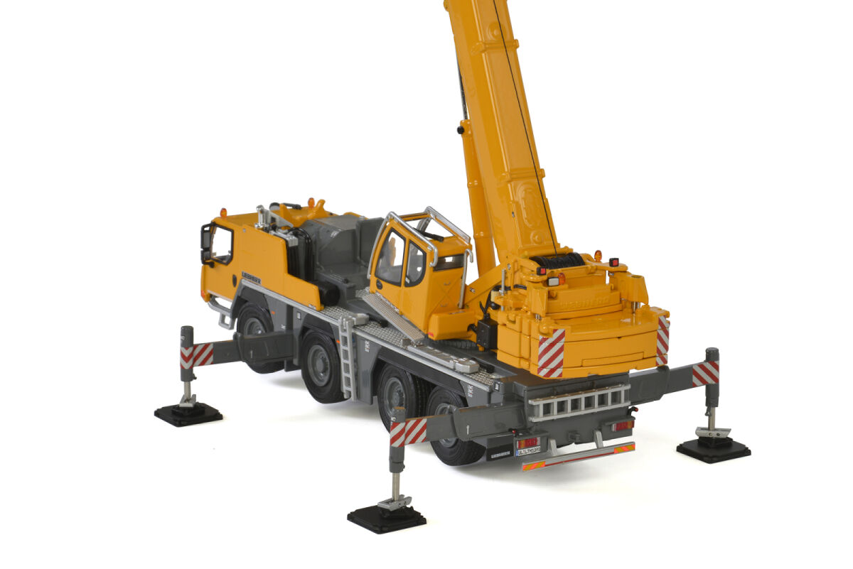 Premium Line; LIEBHERR LTM 1090-4.2
