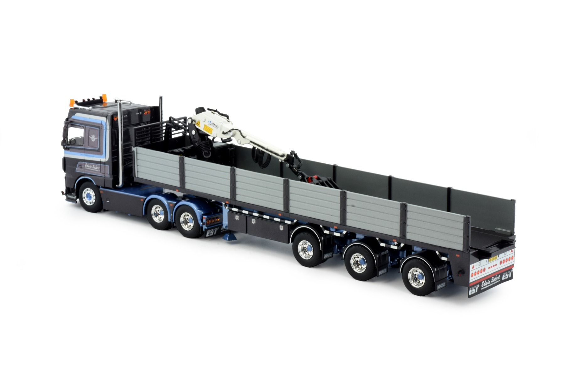 Edwin Salari's DAF XF Euro 6 Space Cab 6x2 sleepas met 3-assige stenenoplegger