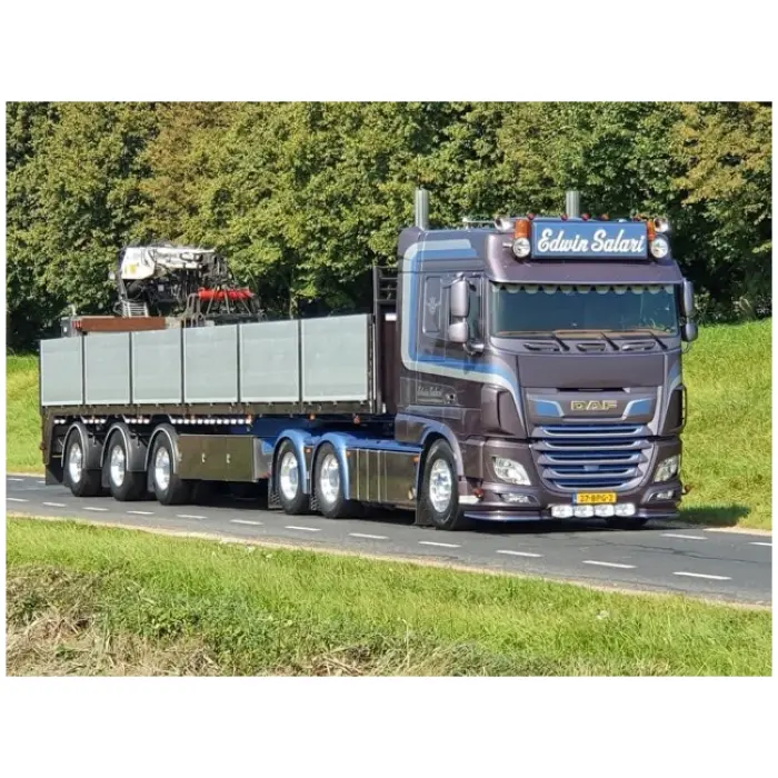 Edwin Salari's DAF XF Euro 6 Space Cab 6x2 sleepas met 3-assige stenenoplegger
