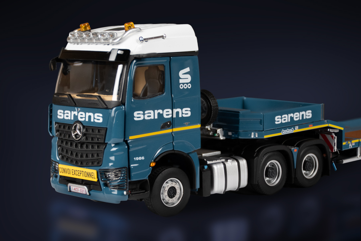 Sarens; Mercedes-Benz Arocs StreamSpace 6x4 met Nooteboom MCOS 4-assige semidieplader