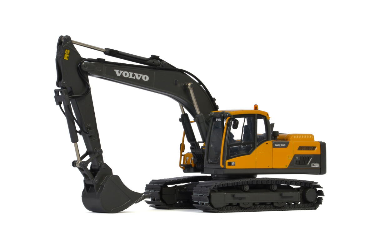 VOLVO EC220D
