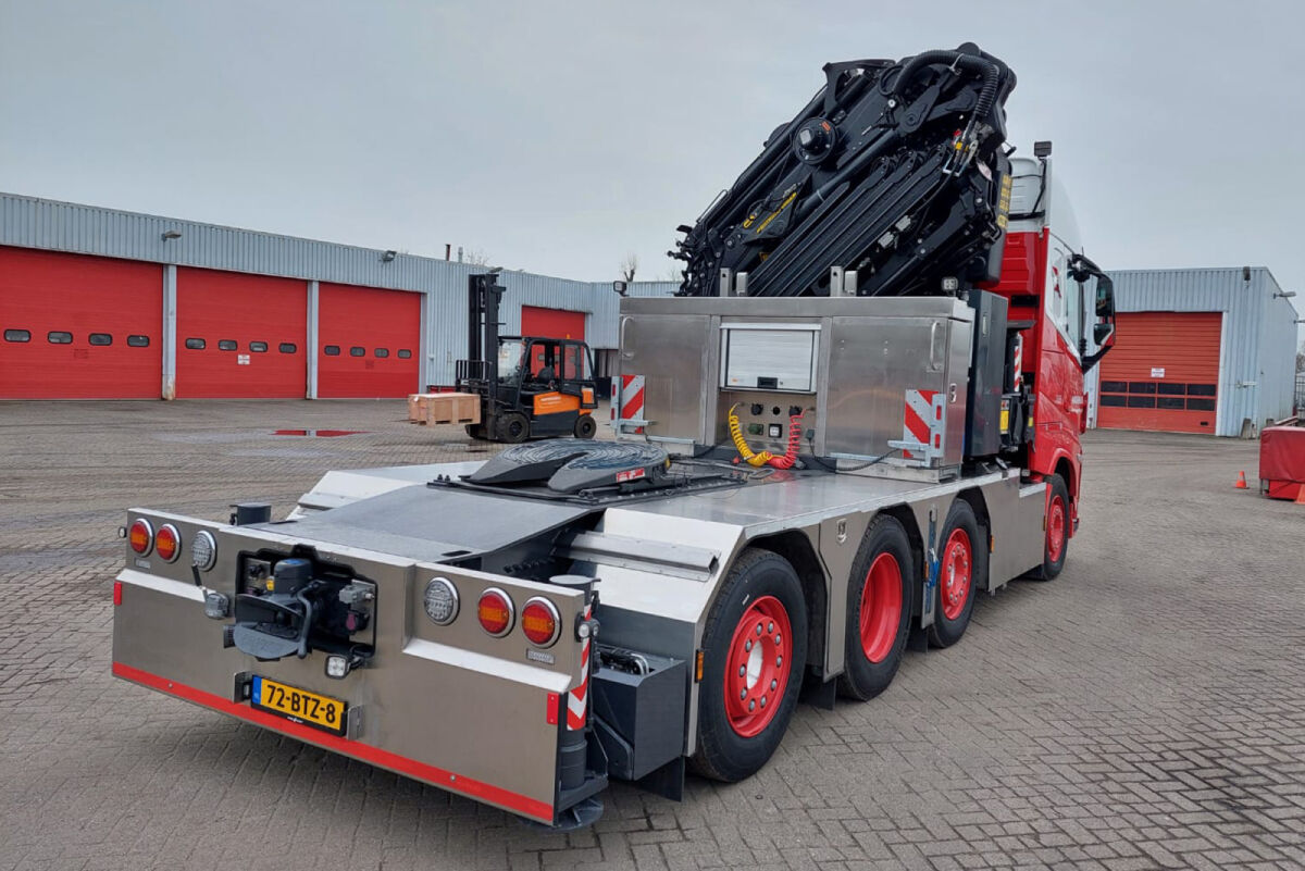 Wagenborg Netlift; VOLVO FH5 GLOBETROTTER 8X2 TAG AXLE WITH PALFINGER PK 92002 SH + JIB